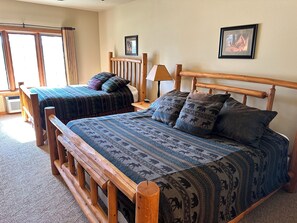 1 bedroom, free WiFi, bed sheets - Studio 216  by Eagle Waters Resort (eagle river)