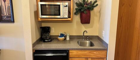 Fridge, microwave, coffee/tea maker