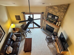TV, fireplace