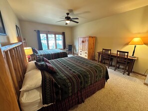 3 bedrooms, desk, iron/ironing board, free WiFi