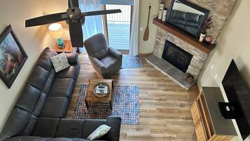 Télévision, cheminée