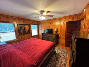 2 bedrooms, bed sheets - Cabin 3 by Eagle Waters Resort (eagle river)