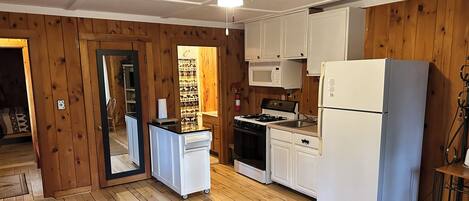 Fridge, microwave, oven, coffee/tea maker