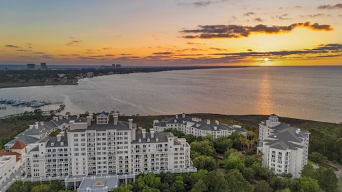 Studio Condo in Luxe Sandestin Resort w/ Balcony, Pool, + Walk to Baytowne Wharf
