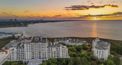 Studio Condo in Luxe Sandestin Resort w/ Balcony, Pool, + Walk to Baytowne Wharf