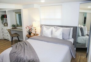 3 chambres, fer et planche à repasser, Wi-Fi, draps fournis