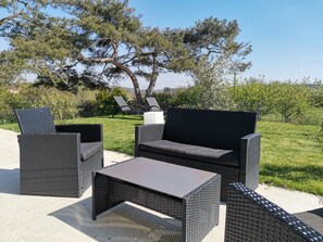 Terrace/patio - Quiet house (Vindry-sur-Turdine)