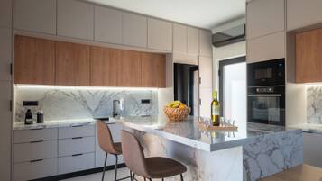 Fridge, microwave, oven, stovetop