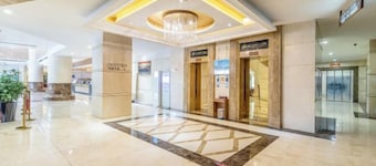 Jintan Square South Great Wall Hotel (Tongren Station Branch)