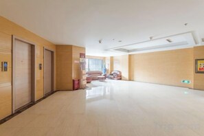 Unclassified image, 2 of 59, button - Jintan Square South Great Wall Hotel (Tongren Station Branch) (Tongren)
