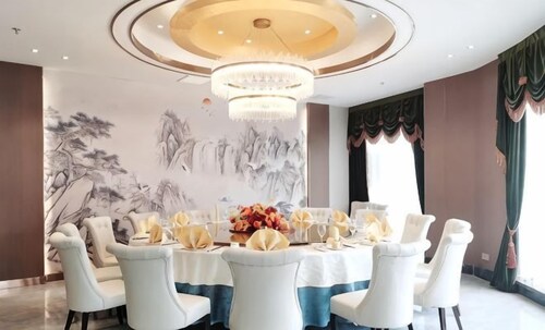 Jintan Square South Great Wall Hotel (Tongren Station Branch)