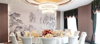 Jintan Square South Great Wall Hotel (Tongren Station Branch)