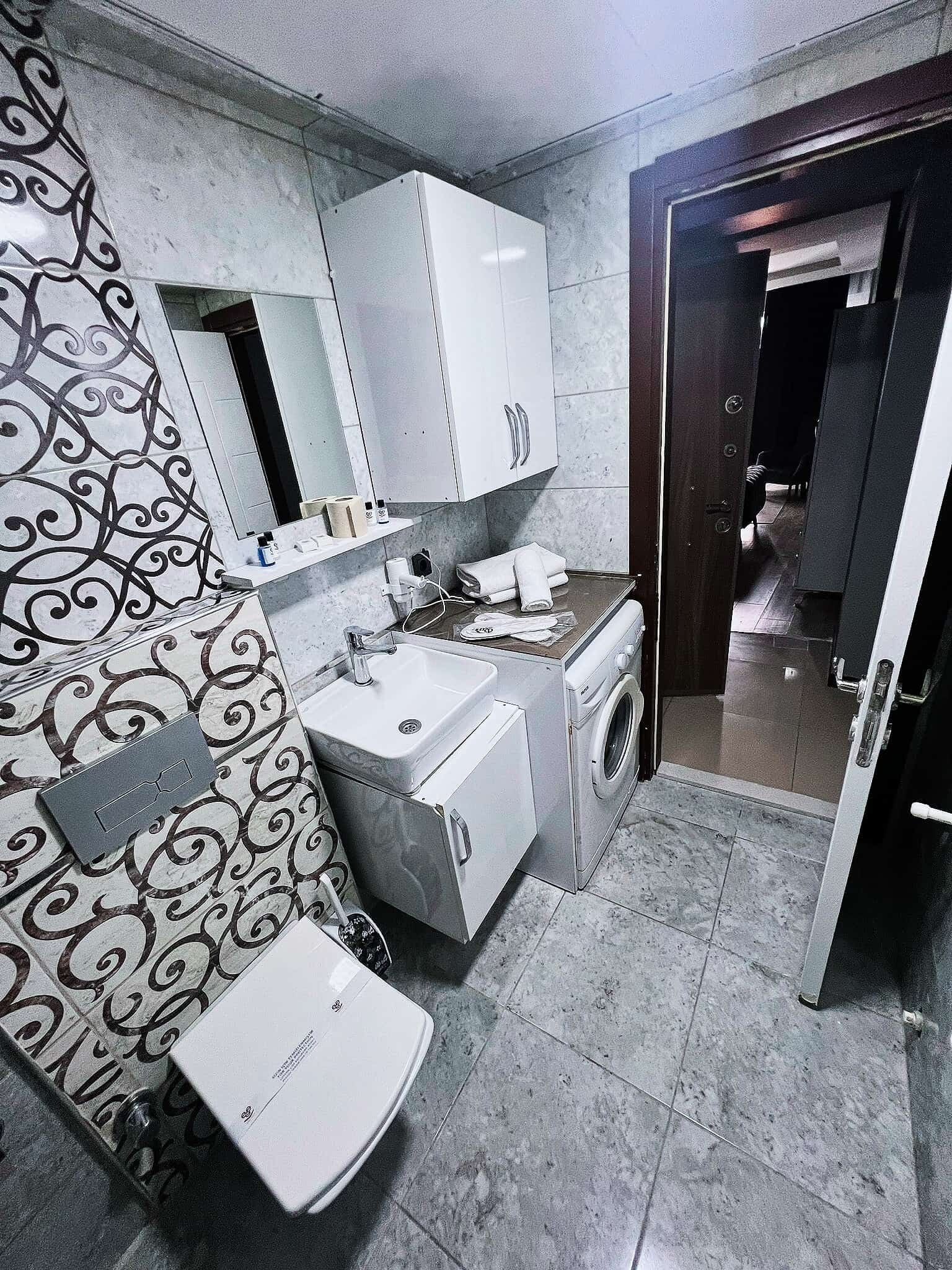 Standard Condo | Bathroom | Shower, free toiletries, hair dryer, slippers