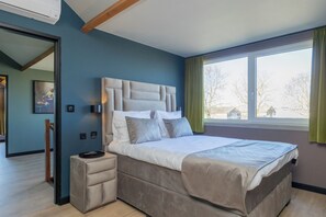 4 bedrooms, in-room safe, iron/ironing board, travel cot