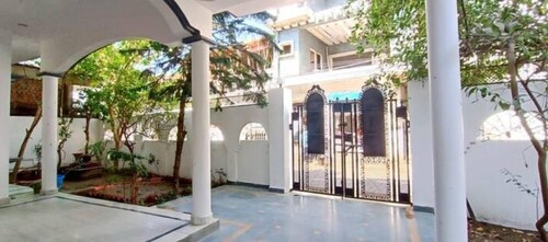 Private Floor in a Bungalow !