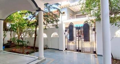 Private Floor in a Bungalow !