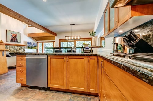 Large 3BD Village Townhome