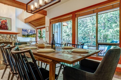Large 3BD Village Townhome