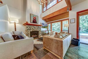 Televisie en een open haard