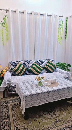 1 chambre, fer et planche à repasser, Wi-Fi, draps fournis