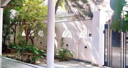 Private Cozy Stay in a Bungalow !