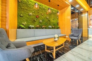 Lobby lounge - Good Times Hotel (Nanning Jinxiang Avenue Subway Station) (Nanning)