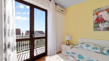 Apartment | 3 bedrooms, iron/ironing board