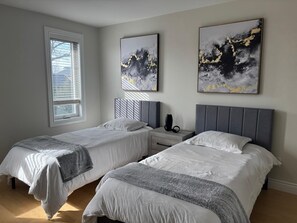 4 Schlafzimmer, Schreibtisch, Bügeleisen/Bügelbrett, kostenloses WLAN
