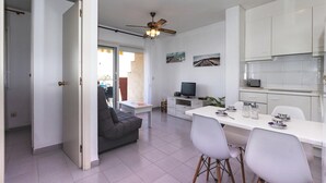 Apartment | Dining - Apartment in Roses Near La Perola Beach (Roses)