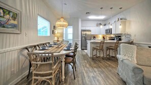 Interior - Sleeps 29, 3 Homes Beachside Resort Pool, Walk to the Beach (Port Aransas)