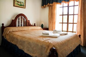 In-room safe, free WiFi, bed sheets - El Cortijo Apart - Hotel (Merlo)