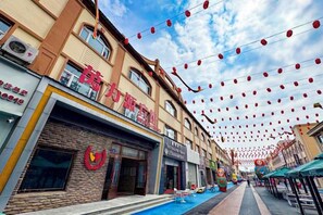 Unclassified image, 4 of 18, button - Wanliyuan Hotel (Fuyuan)