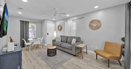 Smv The Tee Spot: 2 Blocks from Beach & Food