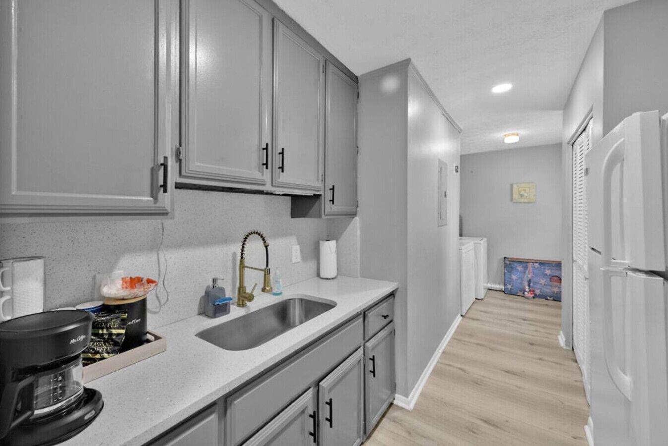 Geladeira, micro-ondas, fogão, cooktop