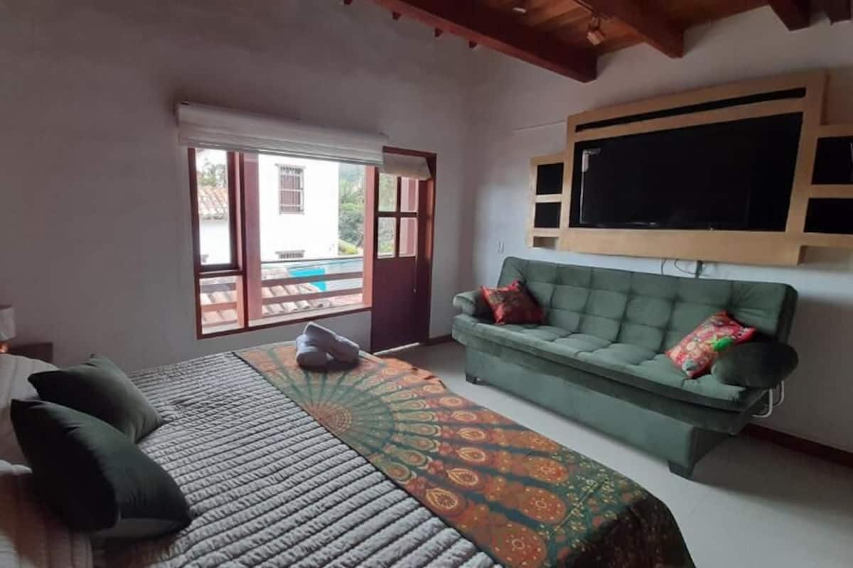 Luxe suite, balkon | 1 slaapkamer, gratis wifi