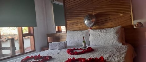 Chambre double, balcon, vue sur la ville | 1 chambre, accĂšs au Wi-Fi (inclus)