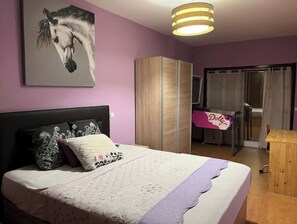 2 bedrooms, WiFi, bed sheets