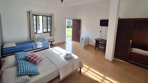 Classic Quadruple Room | Bed sheets - Pousada Nova Conquista (Itatiaia)