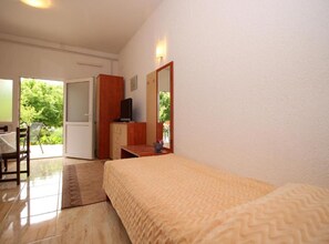1 habitación, internet y ropa de cama 