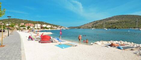 Na praia