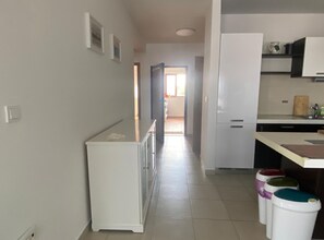 Réfrigérateur, micro-ondes, four, lave-vaisselle