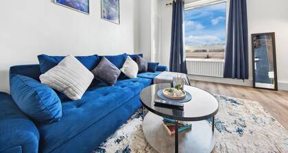 Modern 2-Bed Apartment Sleeps 7