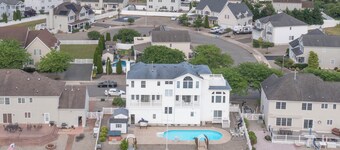 Serene 3-bedroom villa 3600 sq feet perfect for relaxing stays in Lacey Township