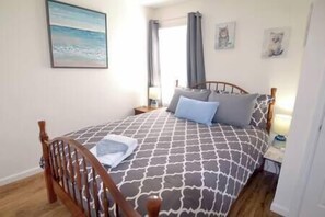 3 bedrooms, iron/ironing board, free WiFi, bed sheets