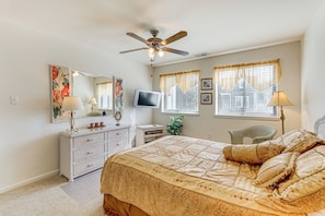 2 bedrooms, desk, internet, bed sheets
