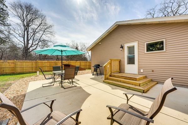 Twin Lake Vacation Rental | Studio | 1BA | 3 Steps to Enter | 576 Sq Ft