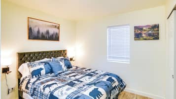 Iron/ironing board, internet, bed sheets