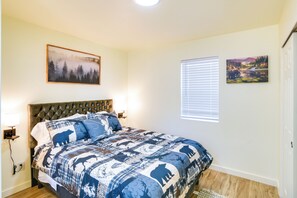 Iron/ironing board, Internet, bed sheets