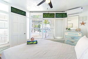 Fer et planche à repasser, lit parapluie, Wi-Fi, draps fournis