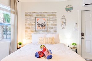 Iron/ironing board, travel cot, WiFi, bed sheets